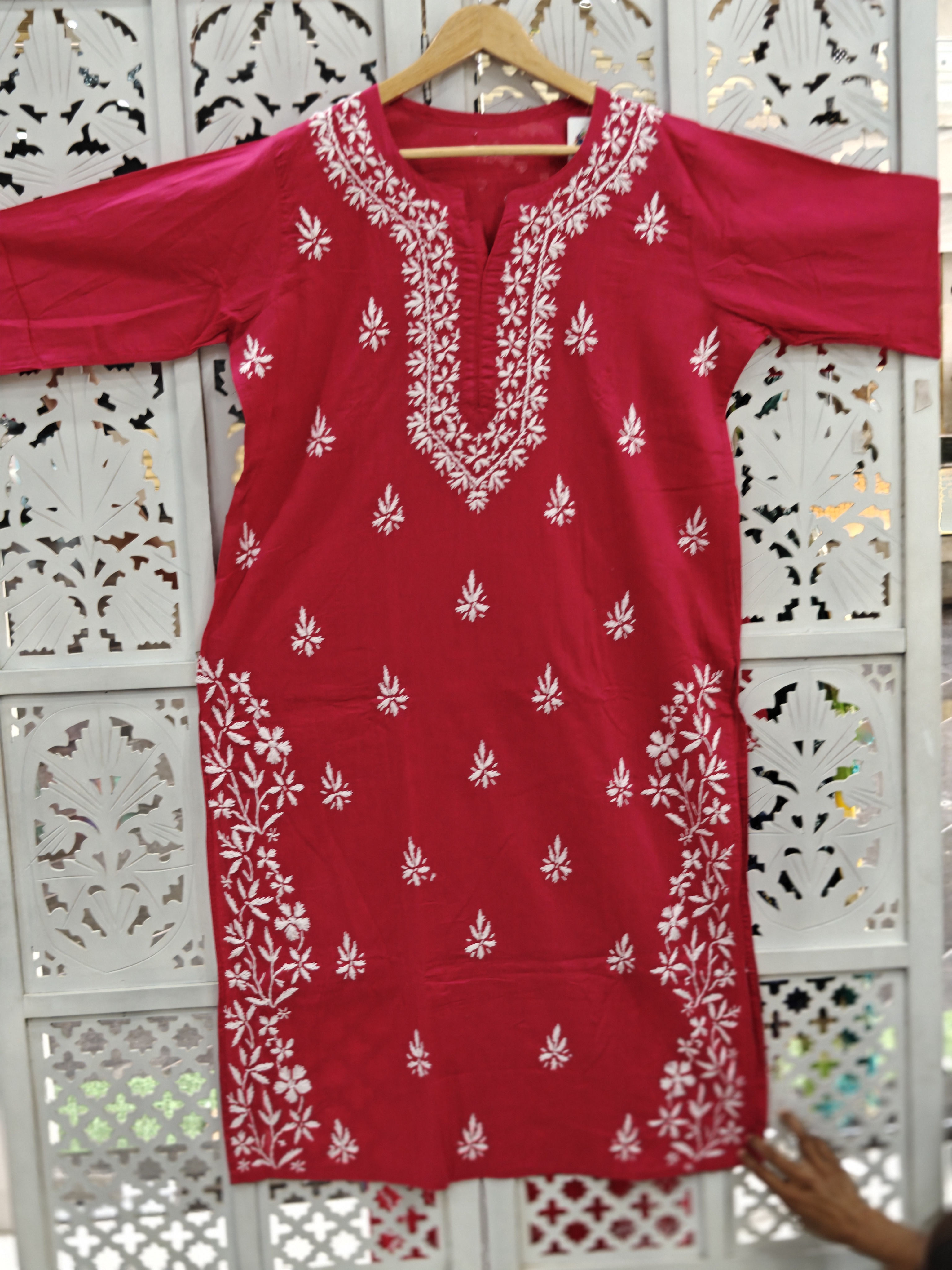 Chikankari rani mul cotton kurti